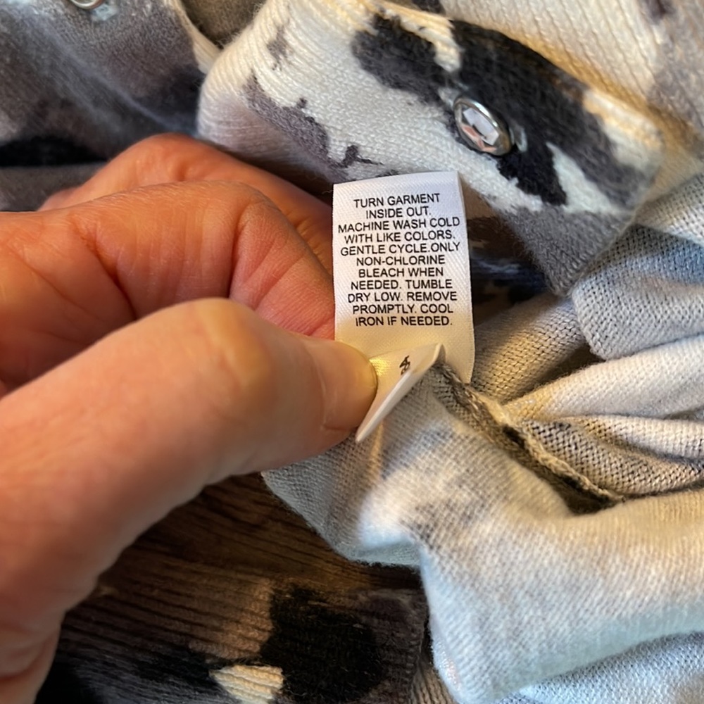 Express Design Studio sweater - Picture 10 of 10